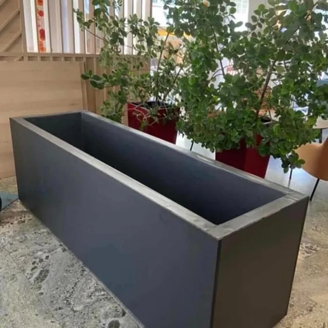 Membran lagt rundt plantekasse